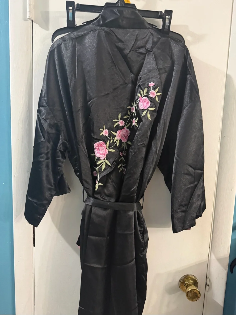 Avon One Size Fits Most Satiny Robe